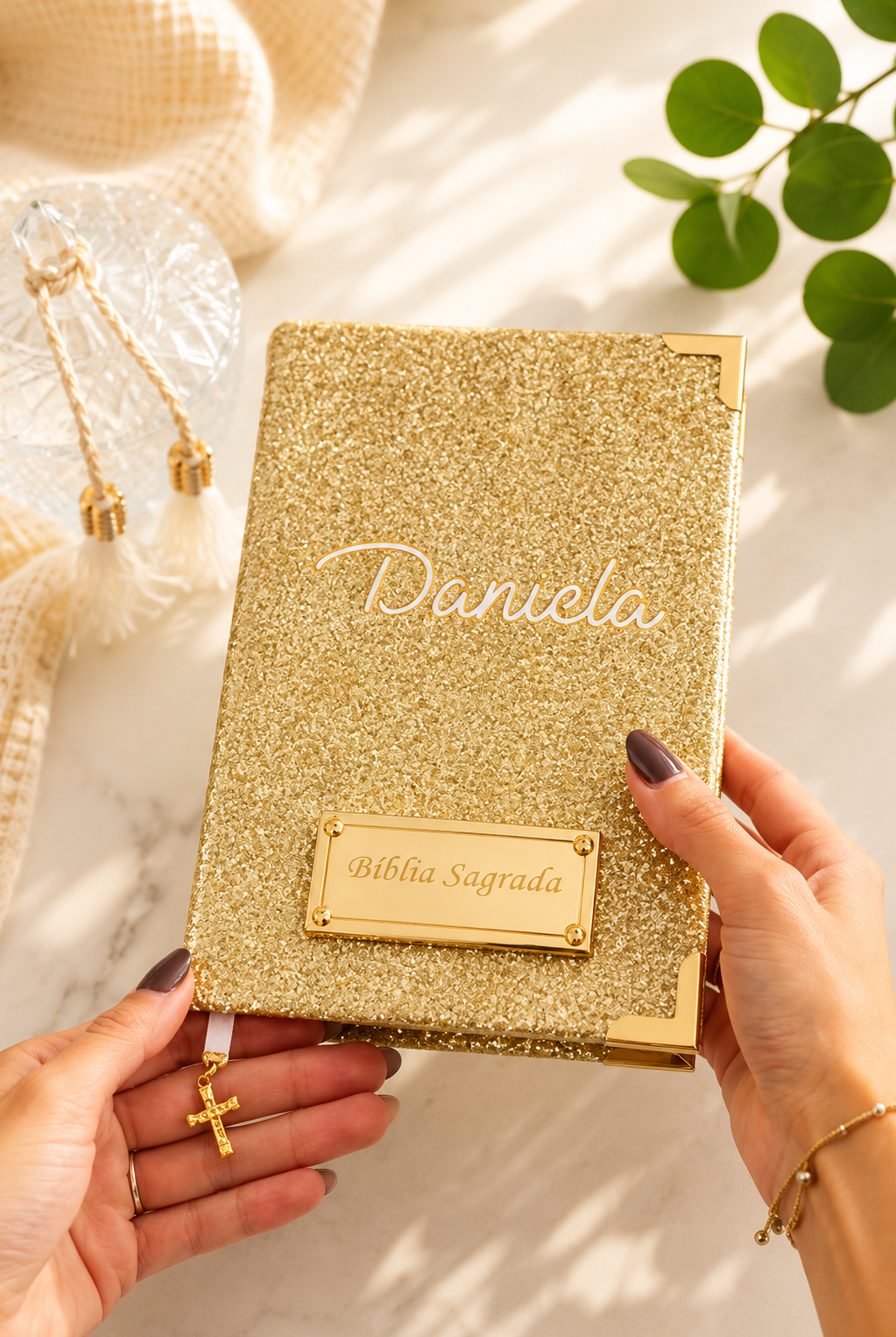 Combo Bíblia Glitter Dourado com Nome — imagem ilustrativa 2