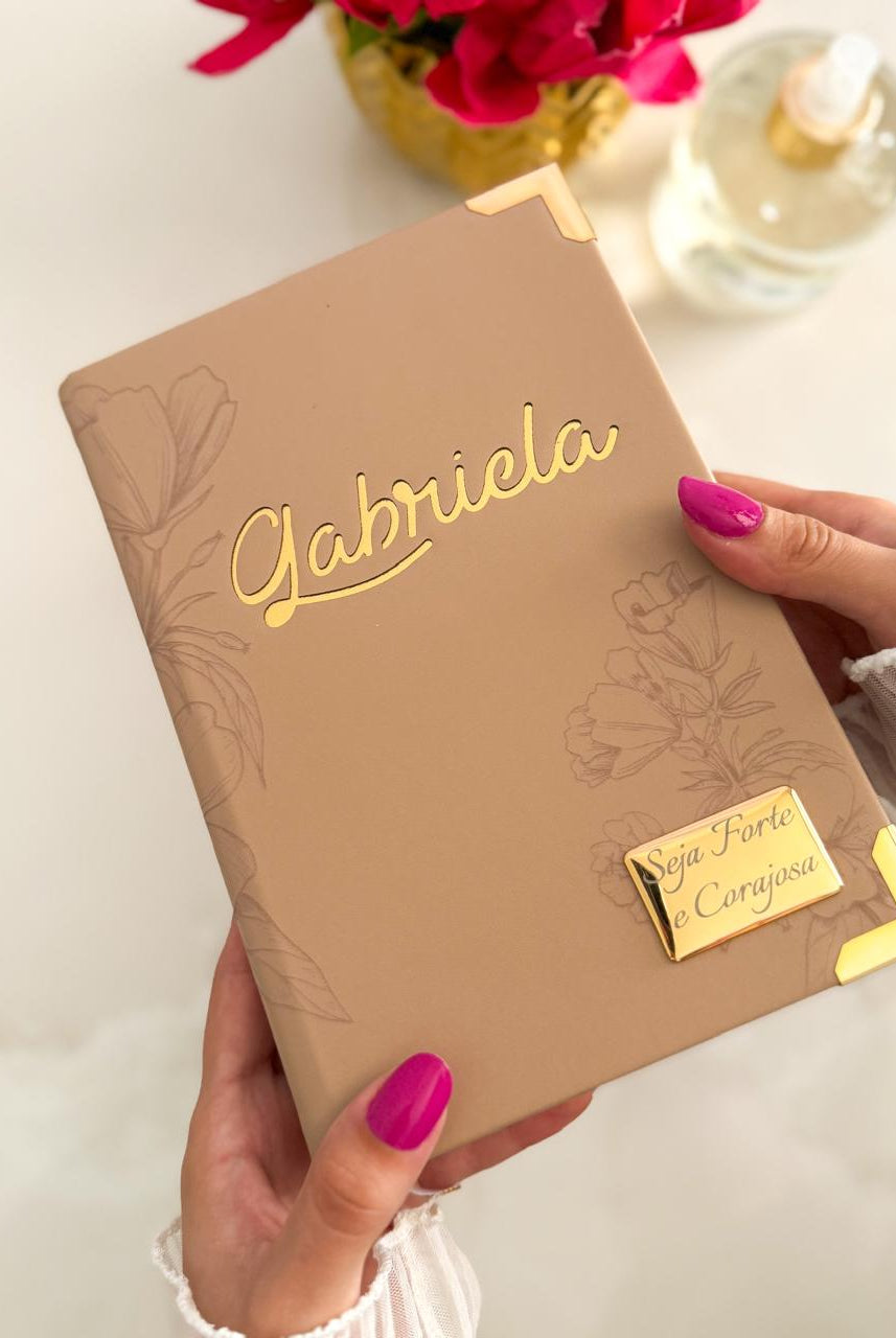 Combo Bíblia Courino Nude Floral com Nome + Placa Média + Cartela de Índices