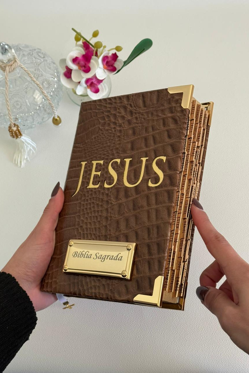 Bíblia Courino Croco Marrom JESUS — foto 2