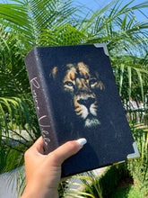 Bíblia de Glitter Lion face
